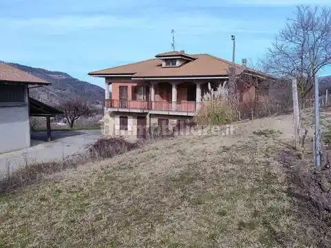 Villa in vendita a Rocchetta Belbo