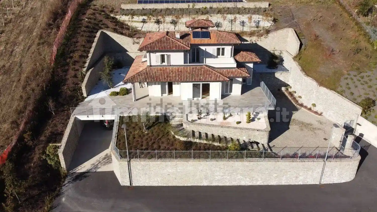 Villa in vendita a Santo Stefano Belbo