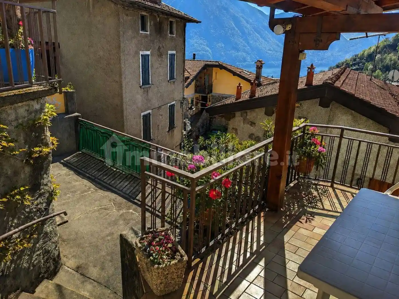 Appartamento in vendita a Dizzasco