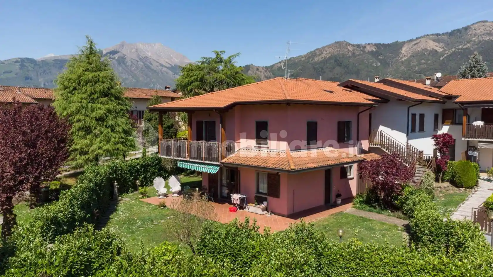 Villa in vendita a Rovetta