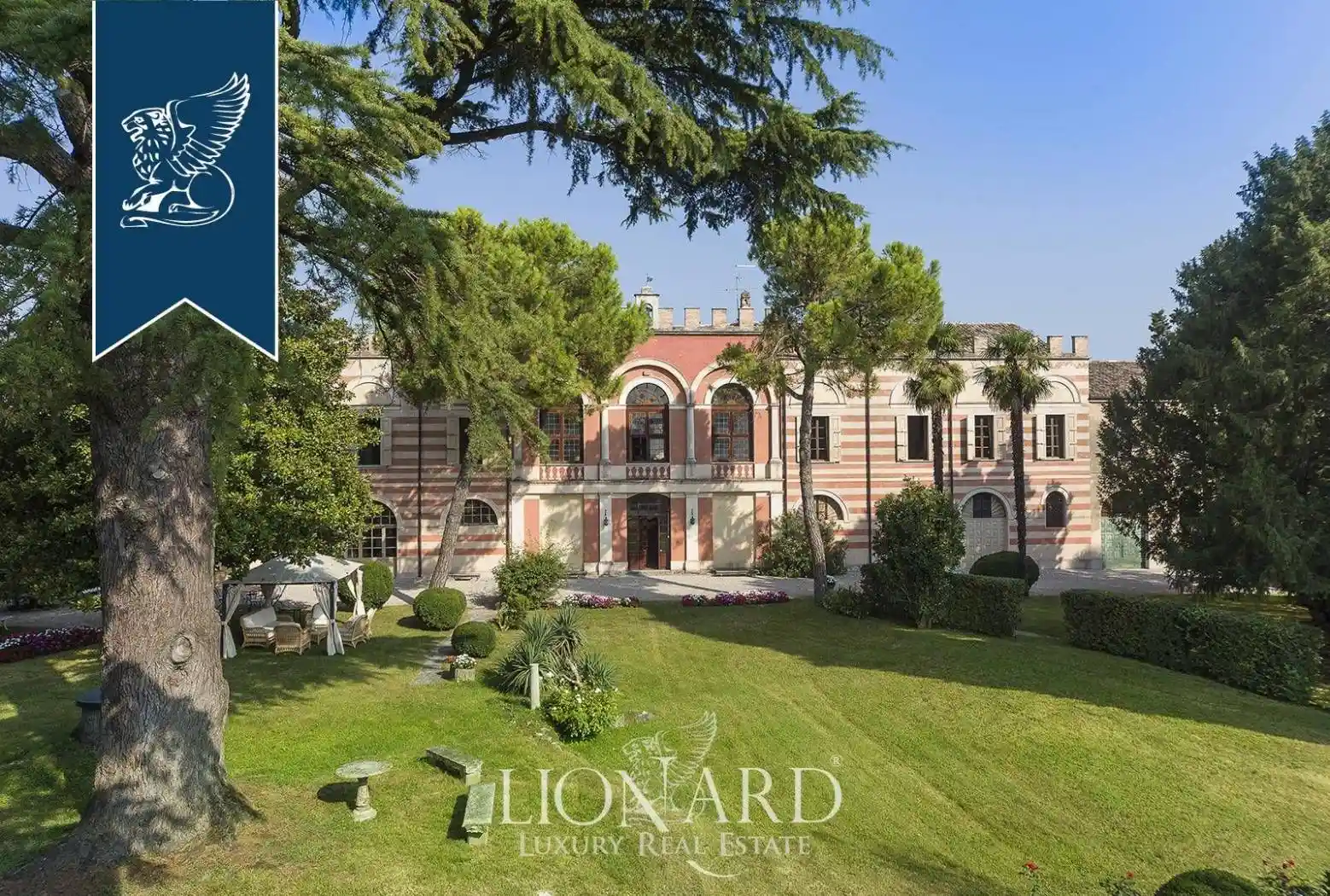 Palazzo - Edificio in vendita a Monzambano