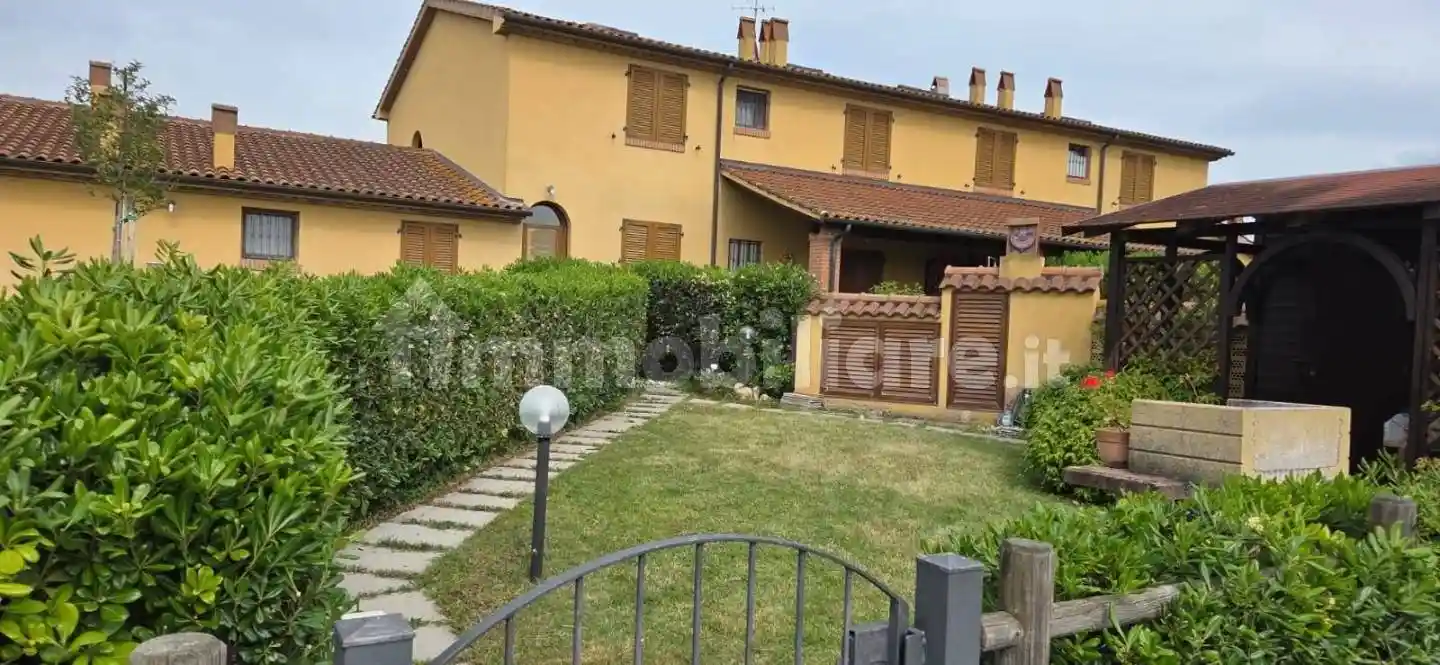 Villetta a schiera in vendita a Cecina