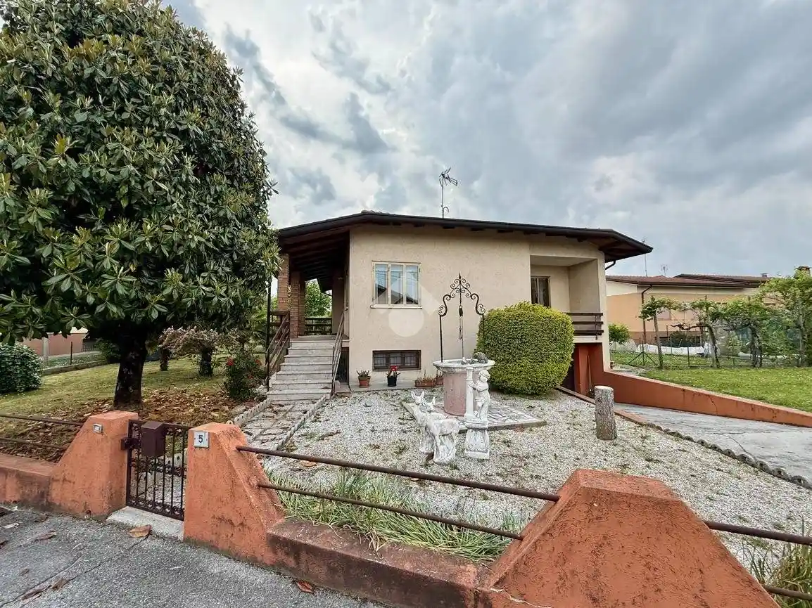 Casa indipendente in vendita a Azzano Decimo