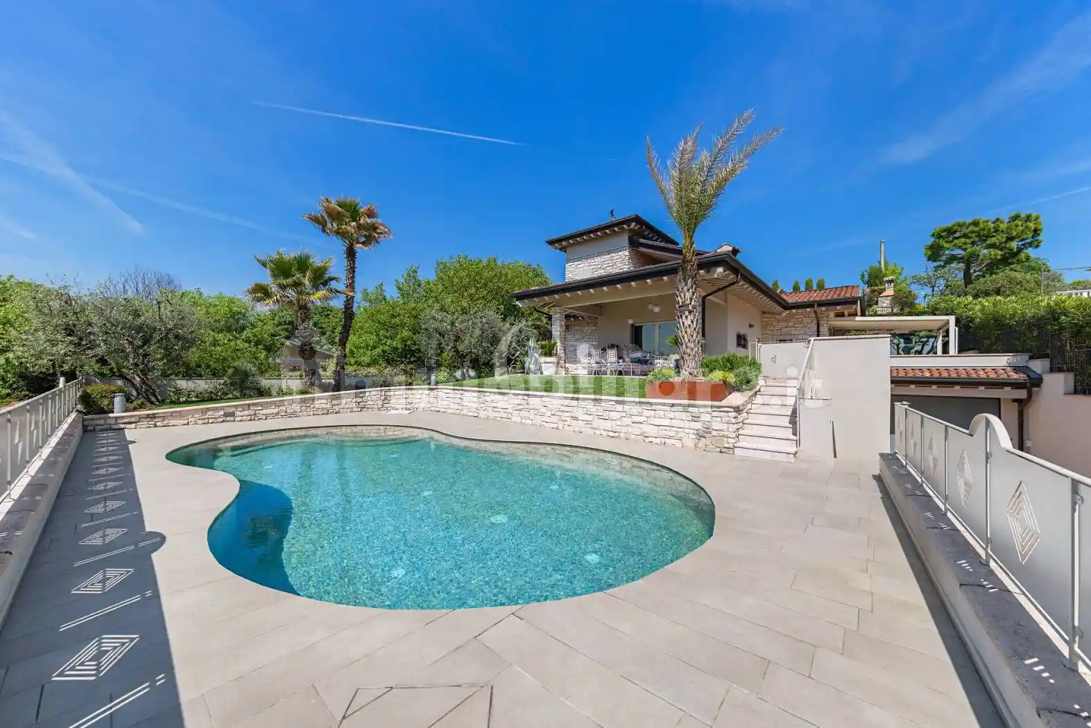 Villa in vendita a Lonato del Garda