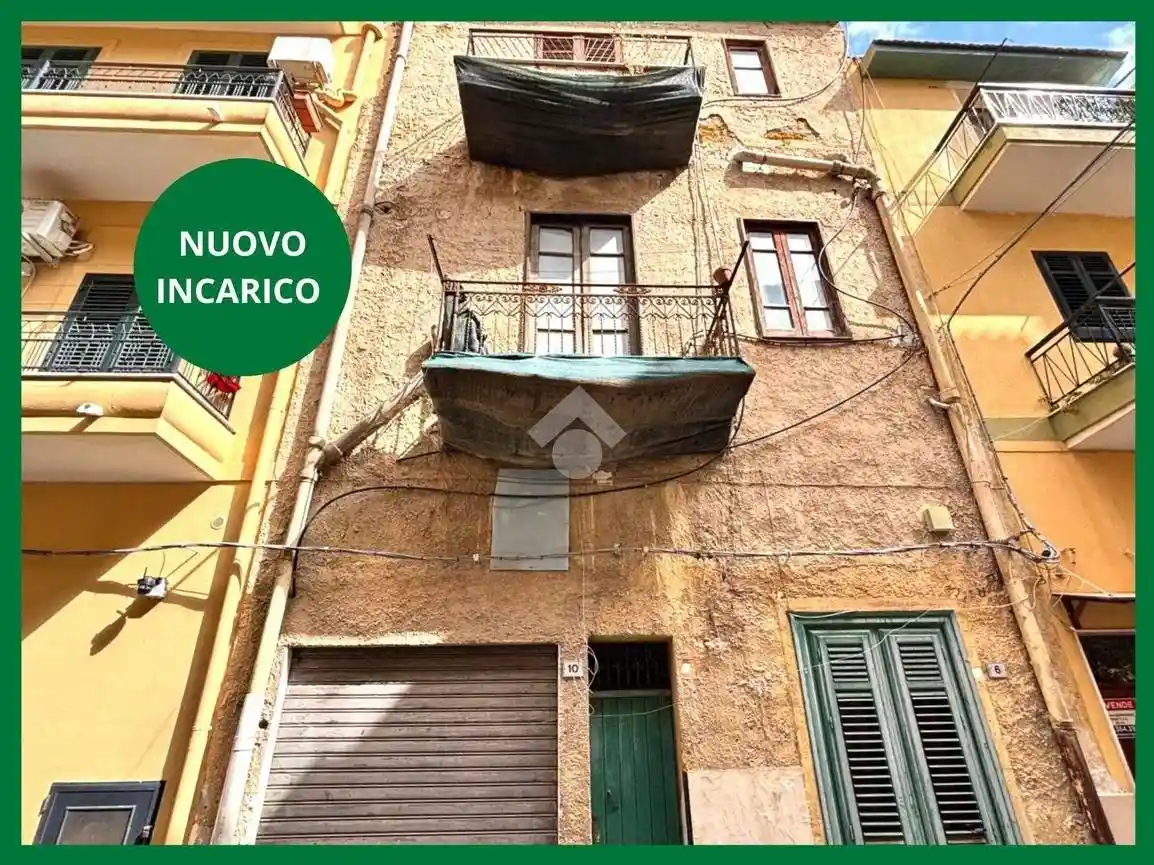 Palazzo - Edificio in vendita a Bagheria