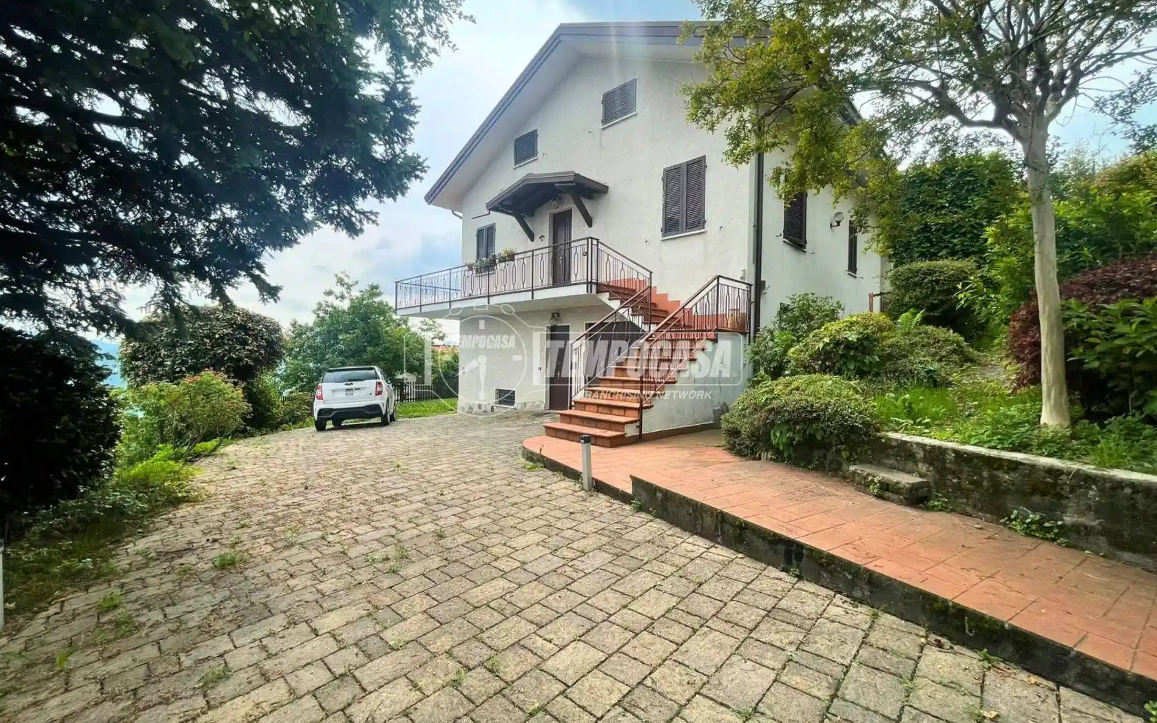 Villa in vendita a Airuno