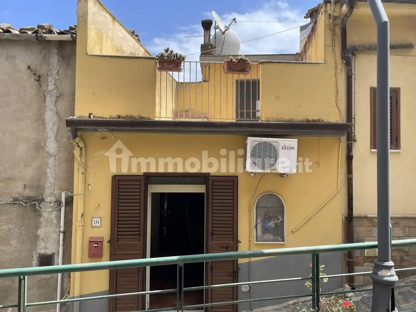Palazzo - Edificio in vendita a Reitano
