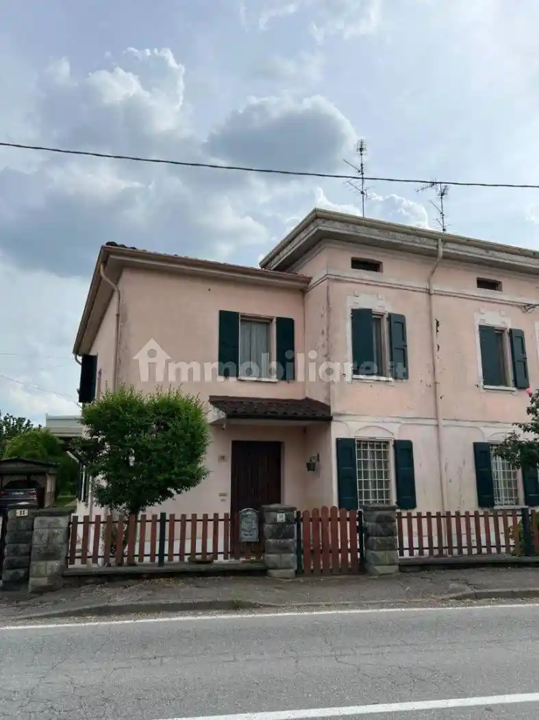 Casa indipendente in vendita a Reggiolo