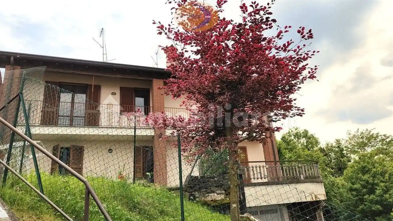 Appartamento in vendita a Castello di Brianza