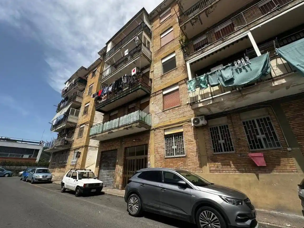 Appartamento in vendita a Napoli