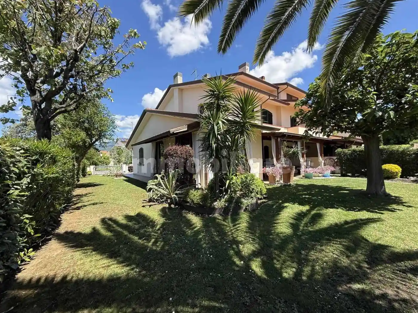 Villa in vendita a Cascina