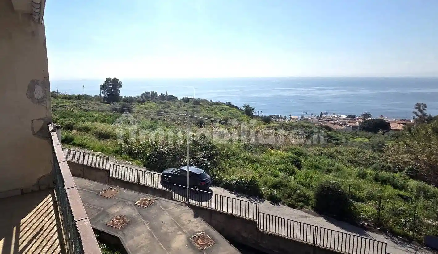 Appartamento in vendita a Aci Castello