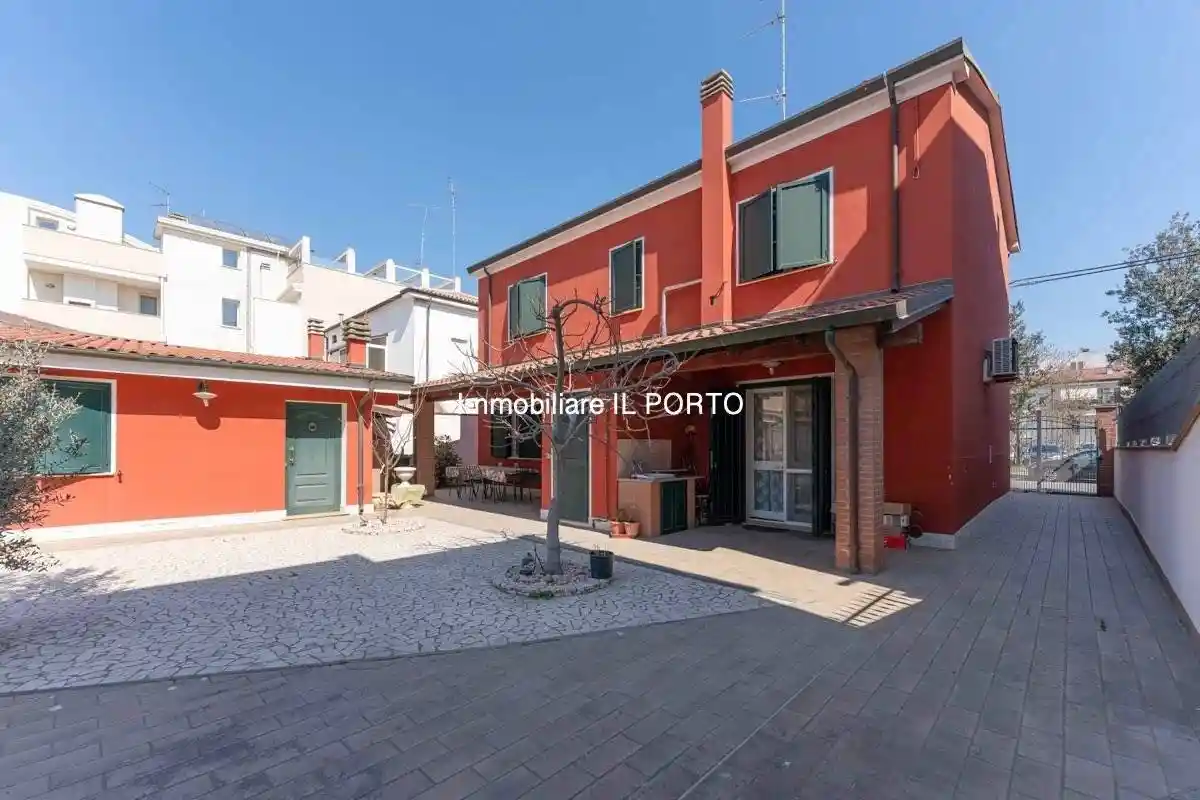 Villa in vendita a Comacchio