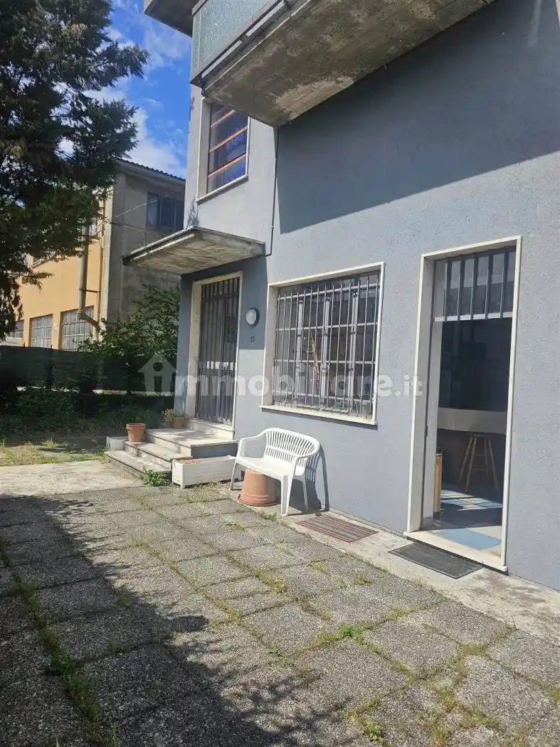 Casa indipendente in vendita a Piacenza