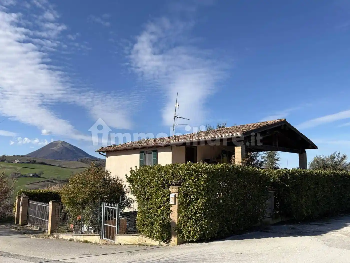 Villa in vendita a Camerino
