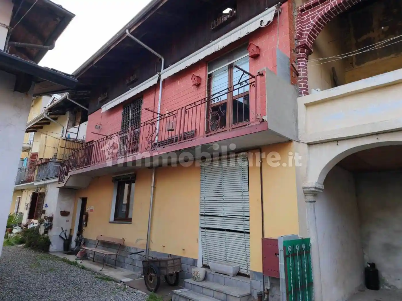 Casa indipendente in vendita a Pralungo