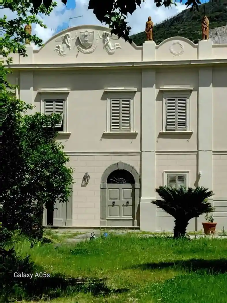 Villa in affitto a Cascina