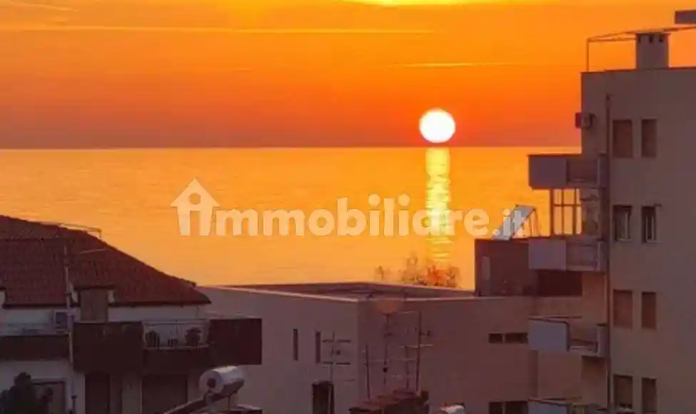 Palazzo - Edificio in affitto a Praia a Mare