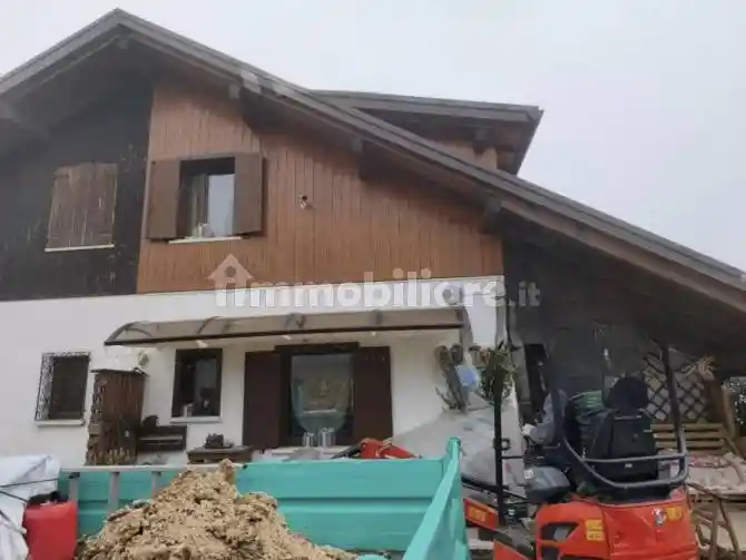 Villa in vendita a Tambre