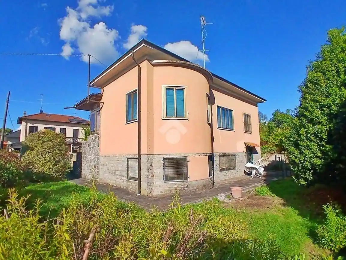 Appartamento in vendita a Sesto Calende