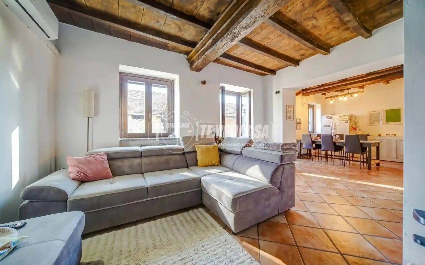 Casa indipendente in vendita a Mezzomerico
