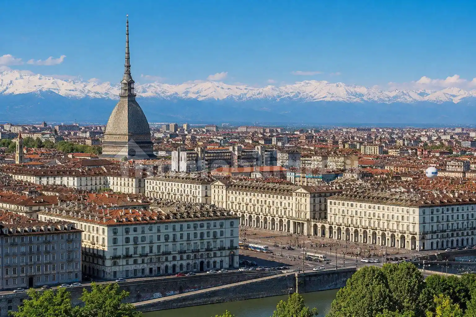 Palazzo - Edificio in vendita a Torino