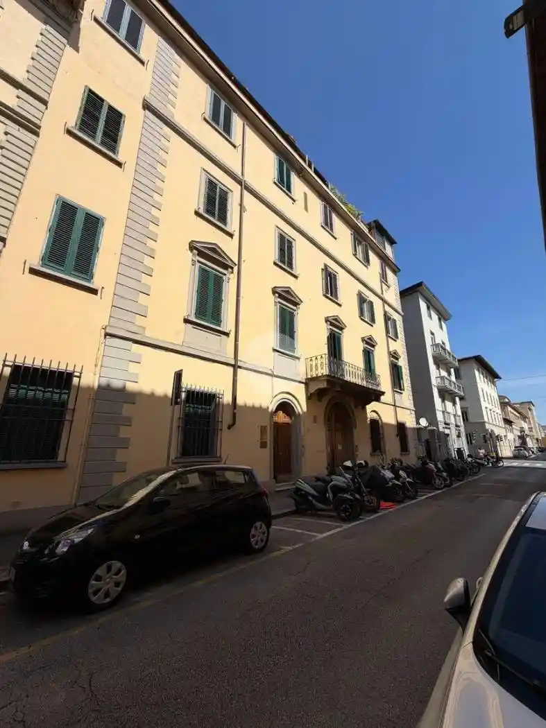 Appartamento in vendita a Firenze