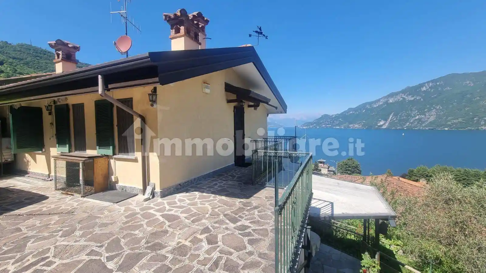 Villa in vendita a Oliveto Lario