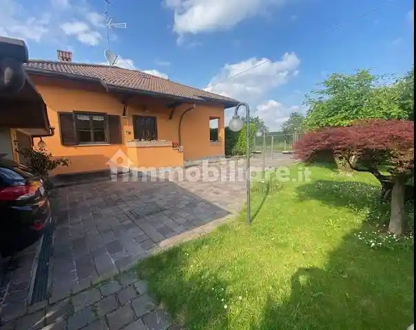 Villa in vendita a Fino Mornasco