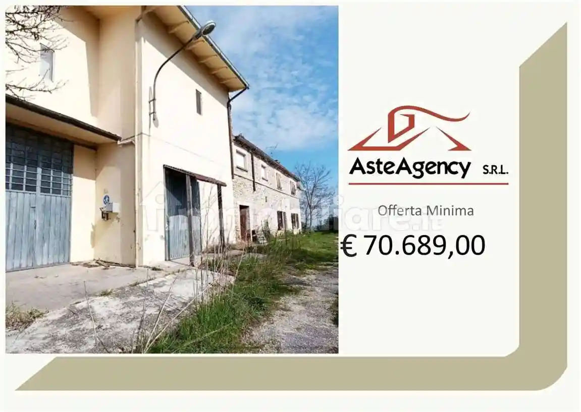 Casa indipendente in vendita a Urbino