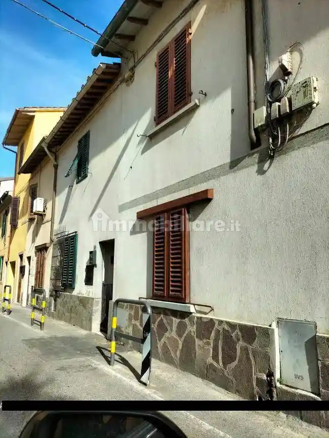 Casa indipendente in vendita a Prato
