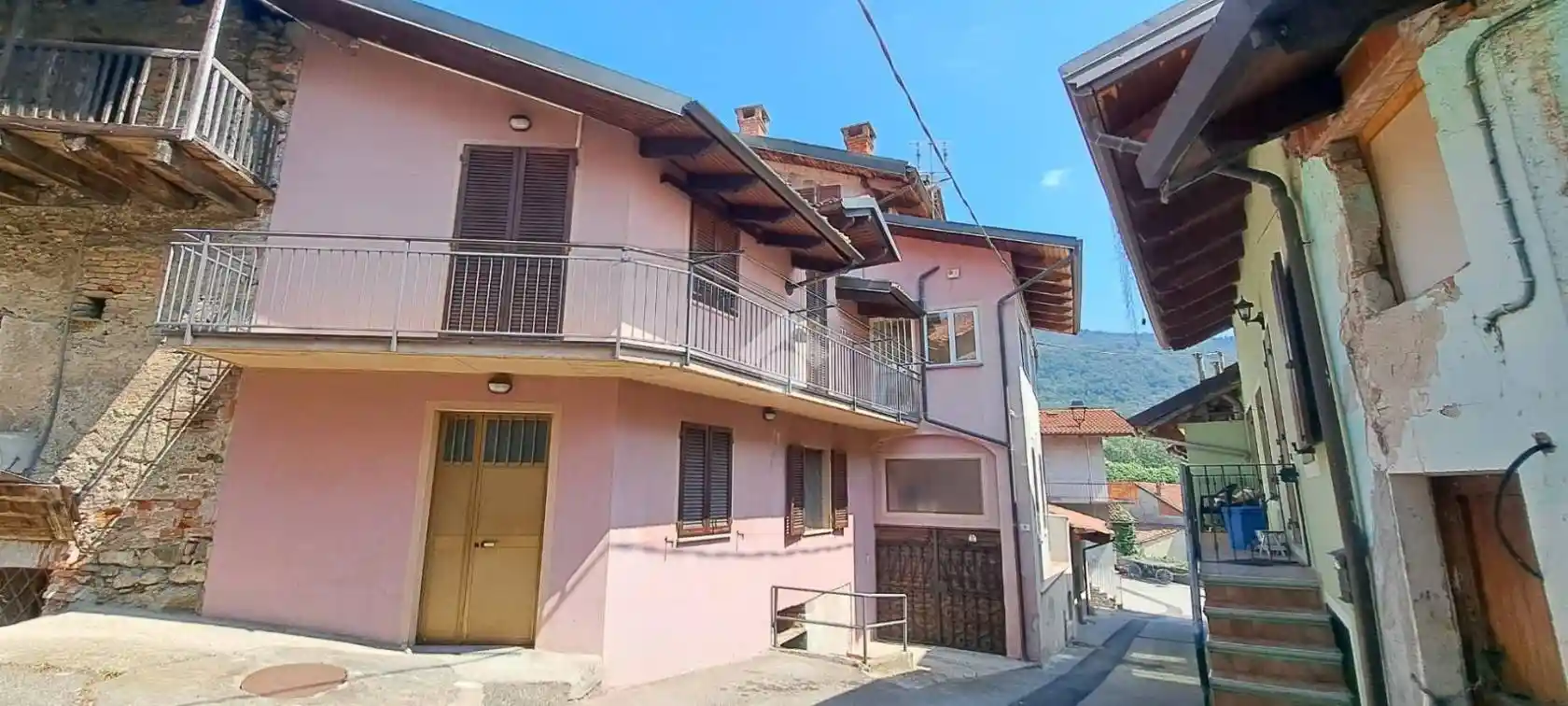 Casa indipendente in affitto a Palazzo Canavese