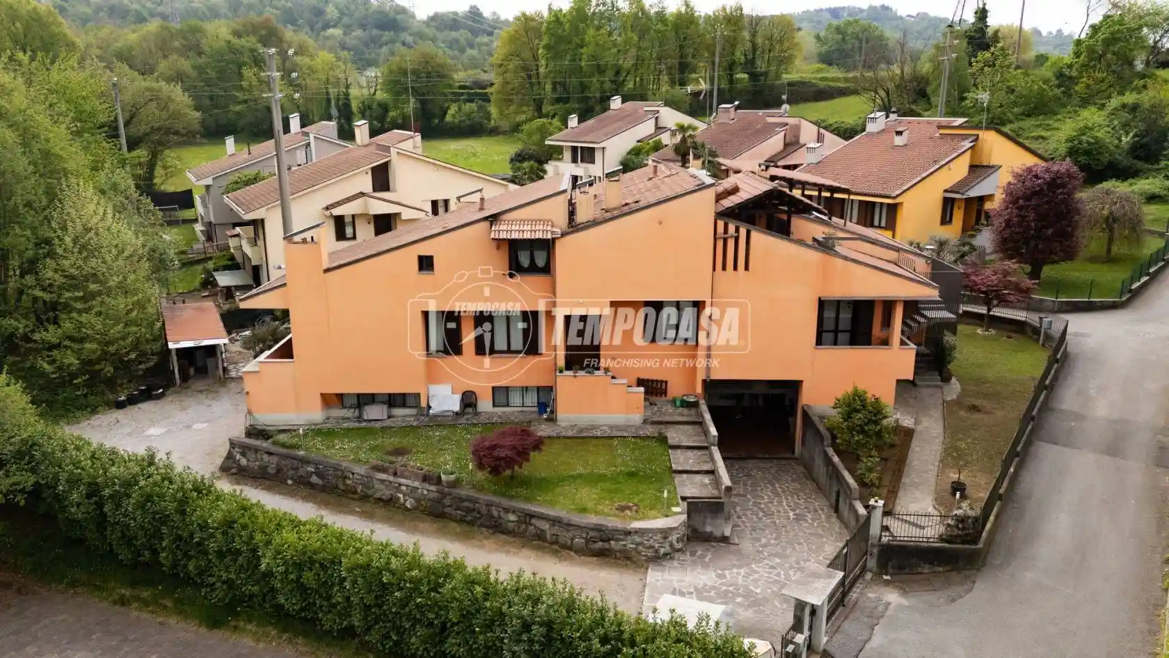 Appartamento in vendita a Barzago