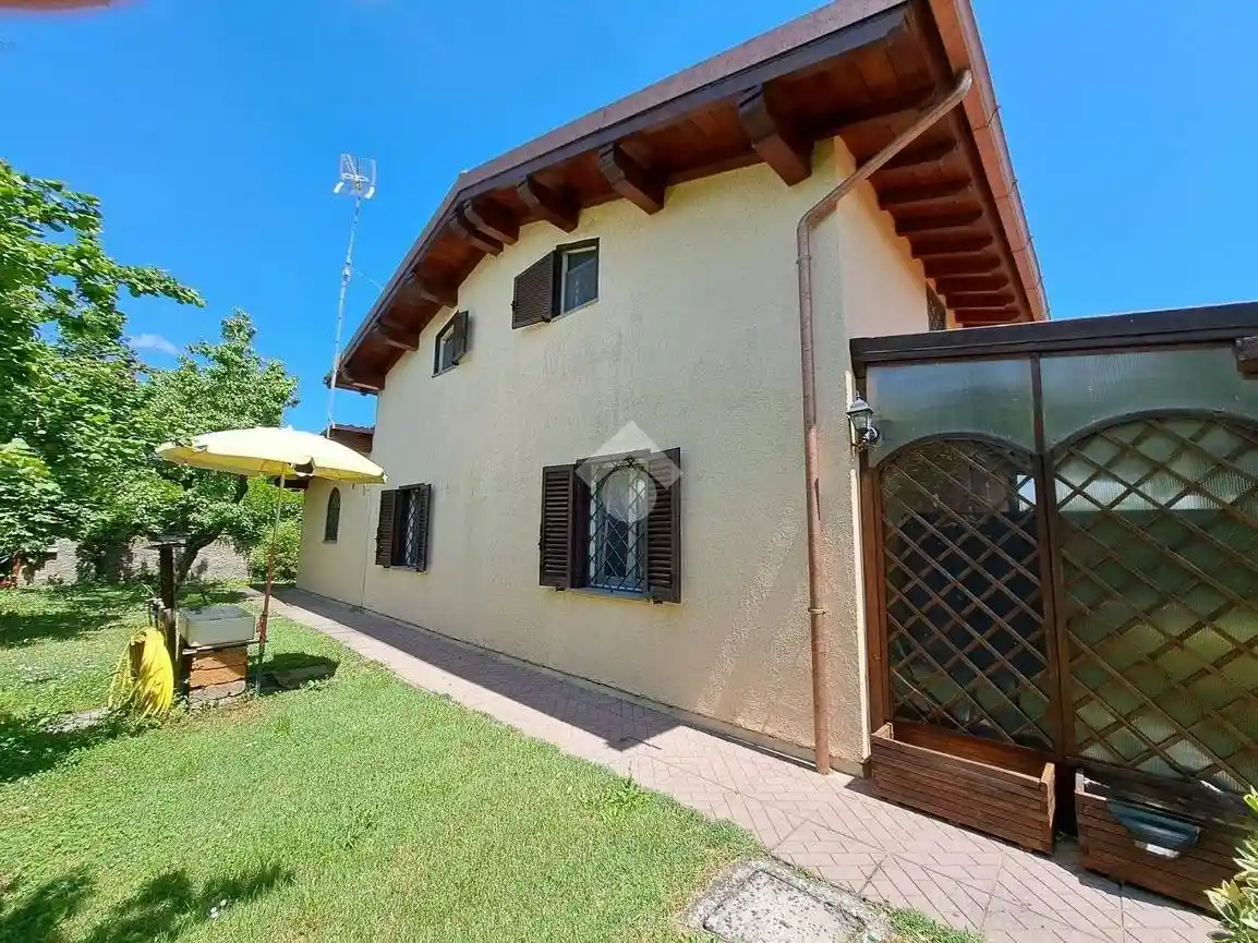 Villa in vendita a Fabrica di Roma