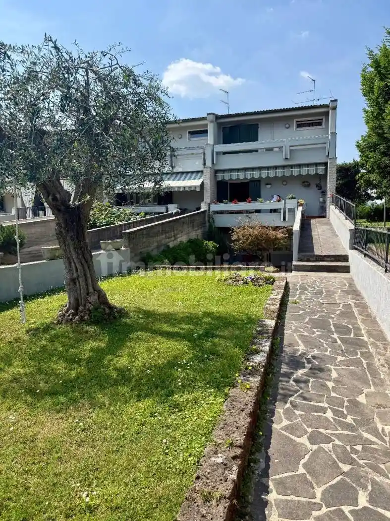 Villetta a schiera in vendita a Rodengo Saiano