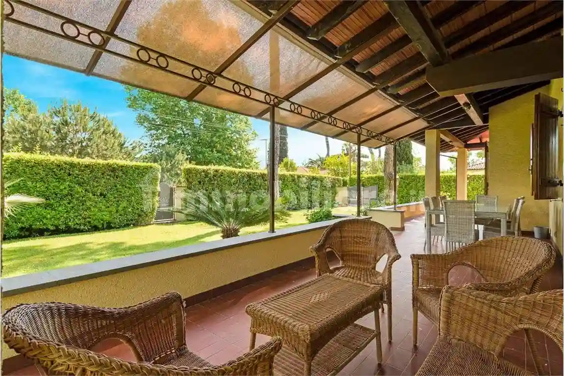 Villa - foto 2
