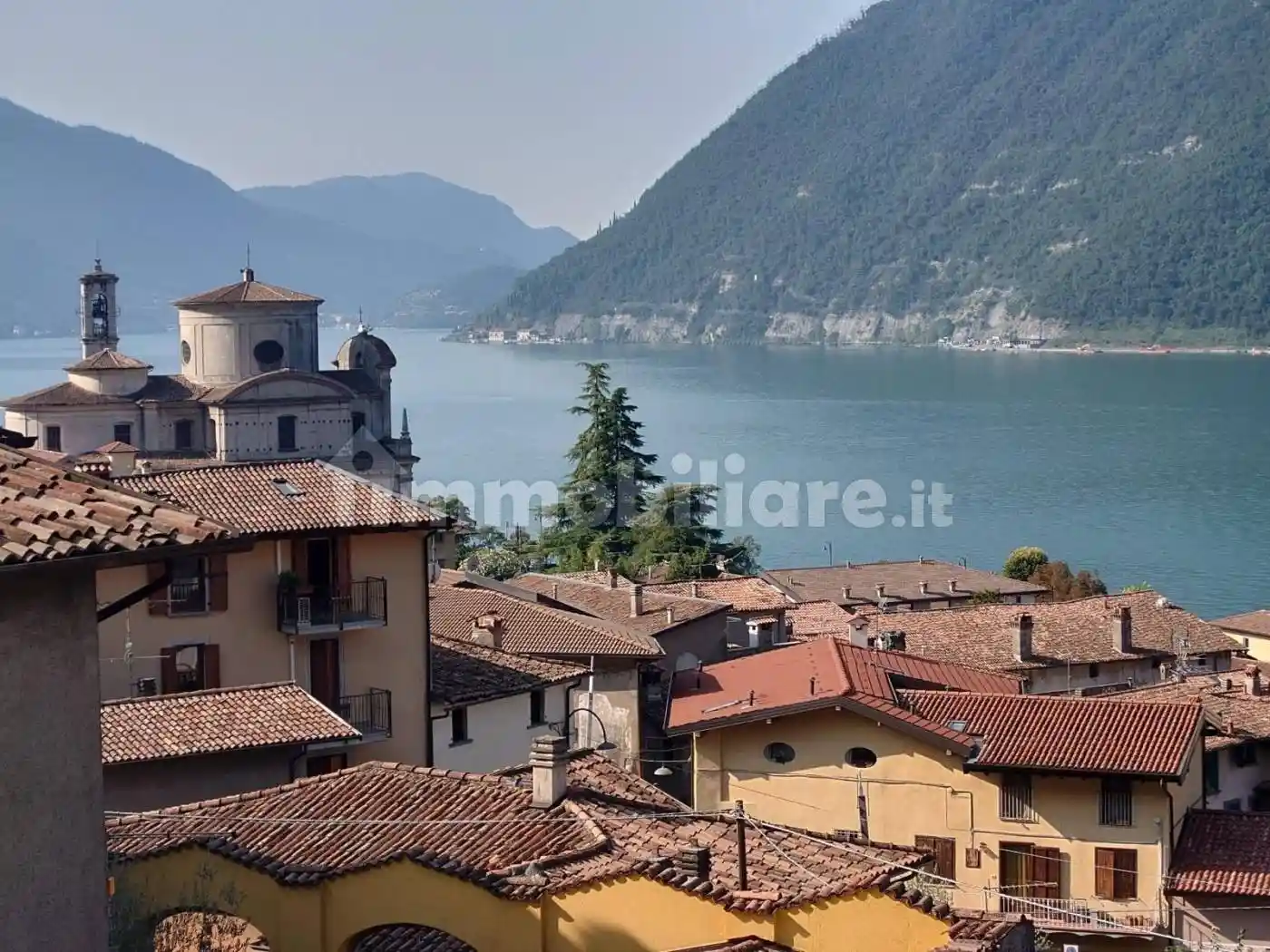 Casa indipendente in vendita a Sale Marasino
