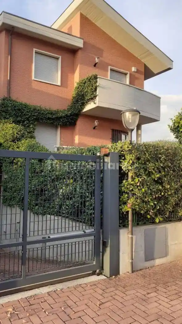 Casa indipendente in vendita a Rieti