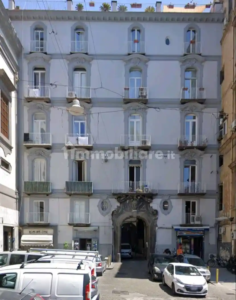 Appartamento in vendita a Napoli