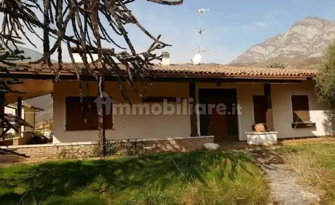 Villa in vendita a Montereale Valcellina