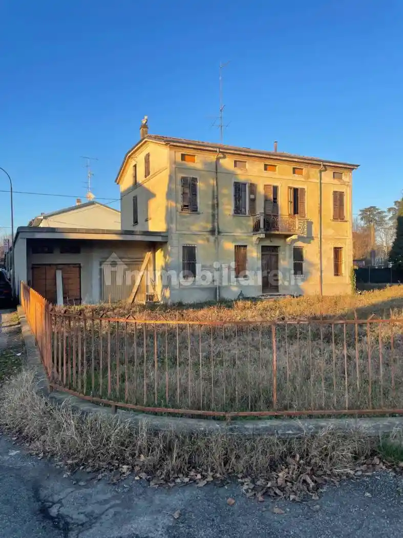 Villa in vendita a Brescello