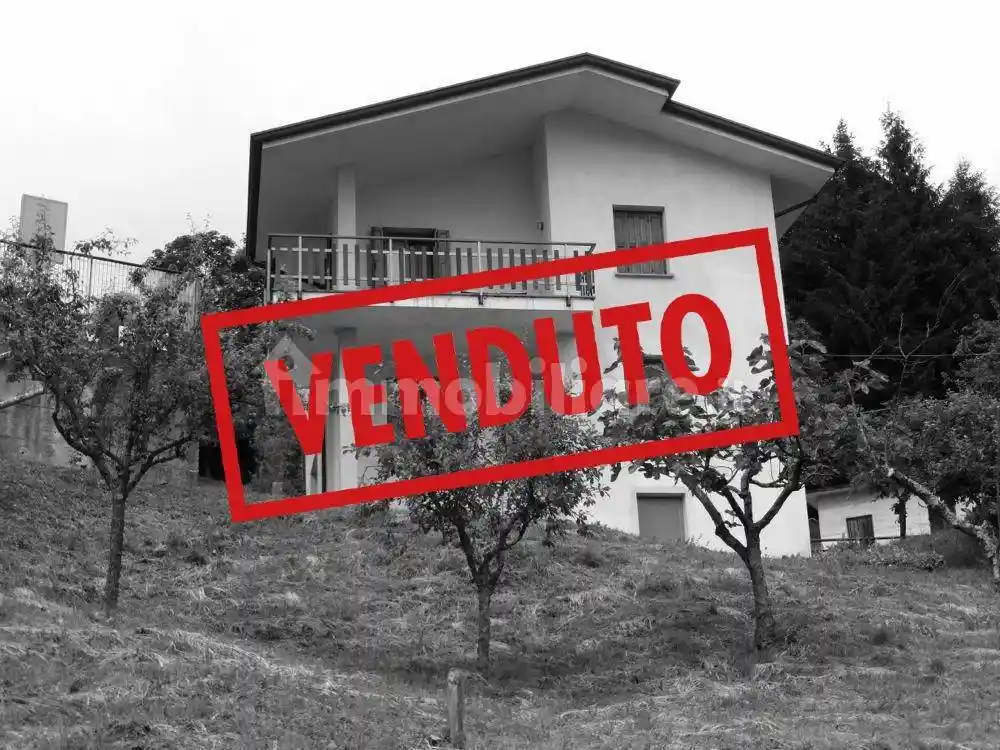 Villa in vendita a Vito d'Asio