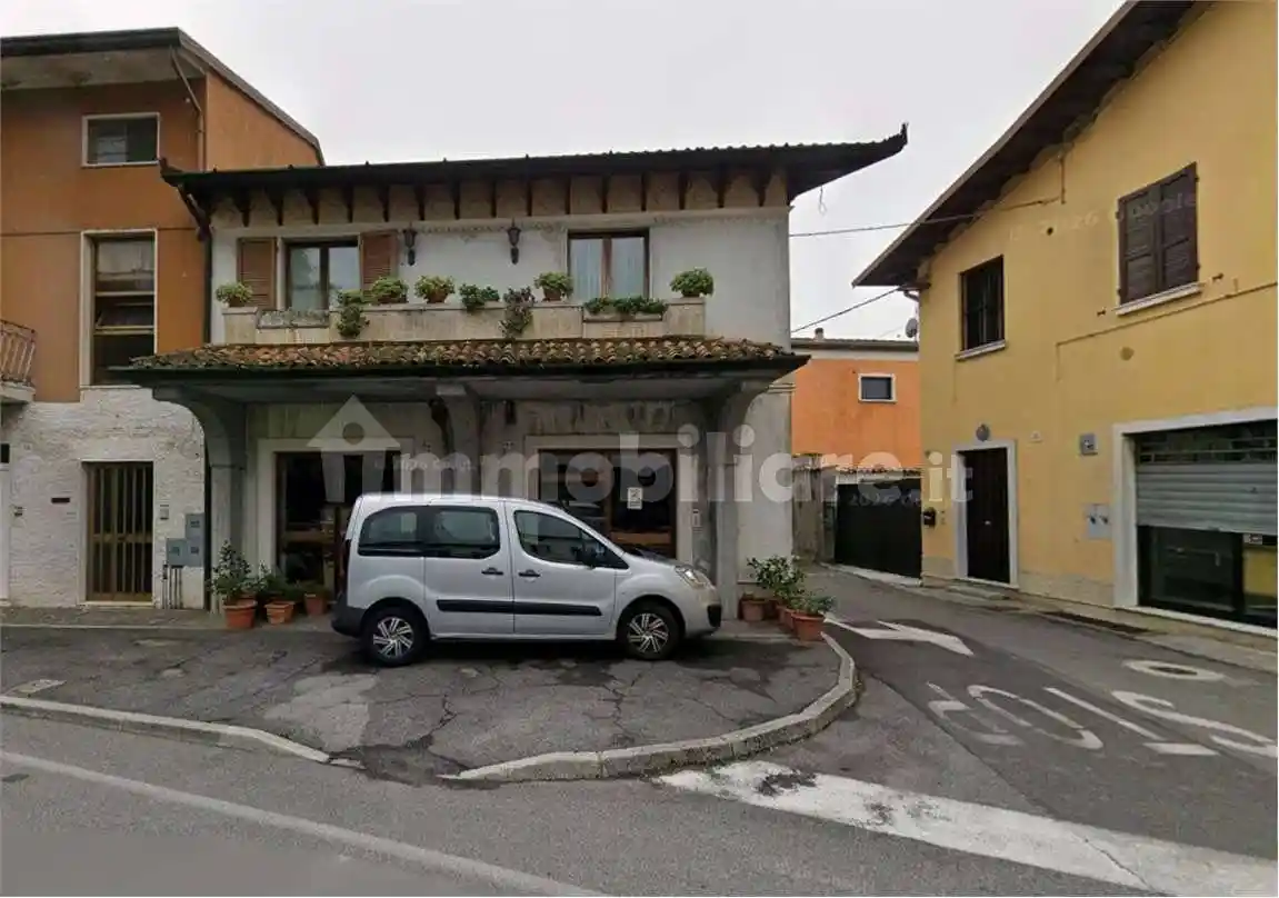 Palazzo - Stabile in vendita a Ghedi