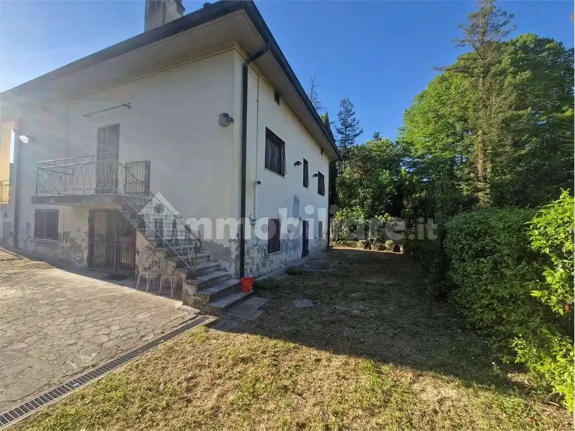 Villa in vendita a Capolona