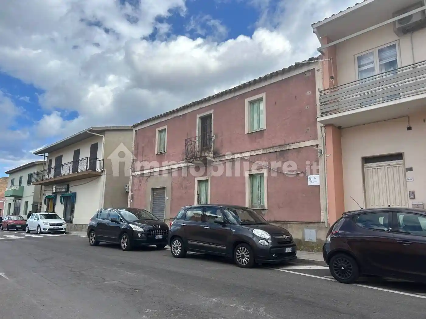 Palazzo - Edificio in vendita a Sarroch