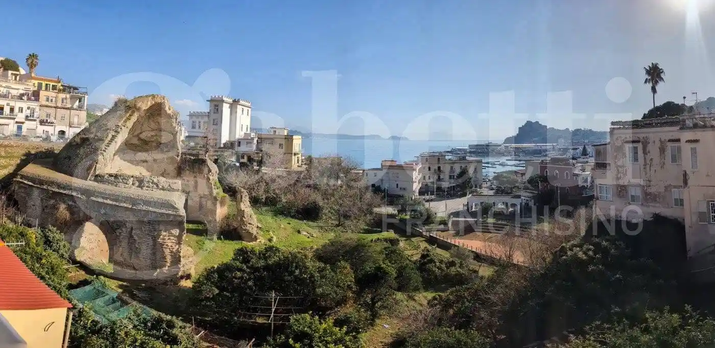 Casa indipendente in vendita a Bacoli