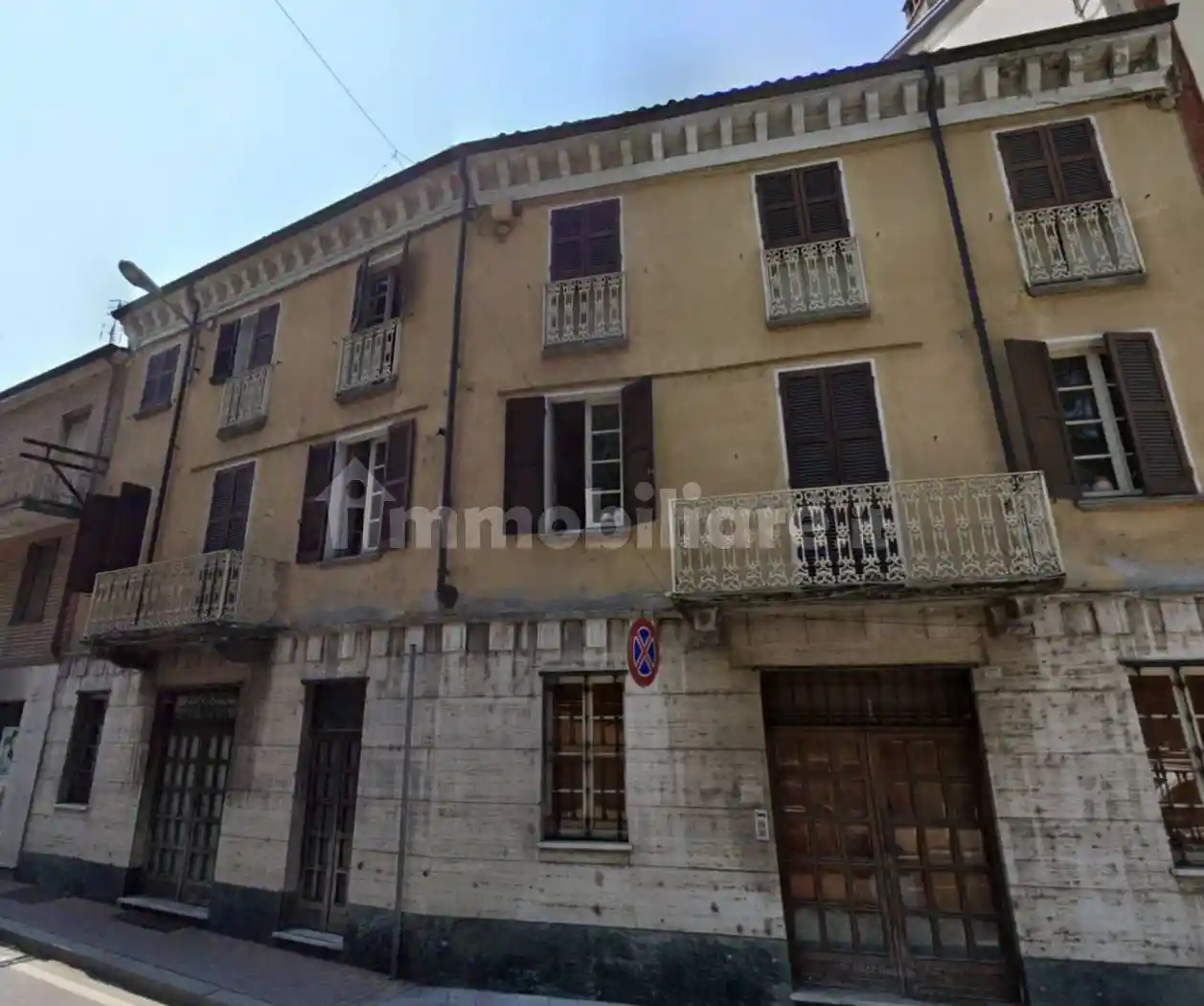 Palazzo - Stabile in vendita a Godiasco Salice Terme