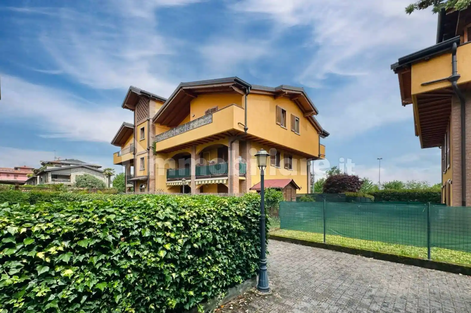 Appartamento in vendita a Trezzano Rosa