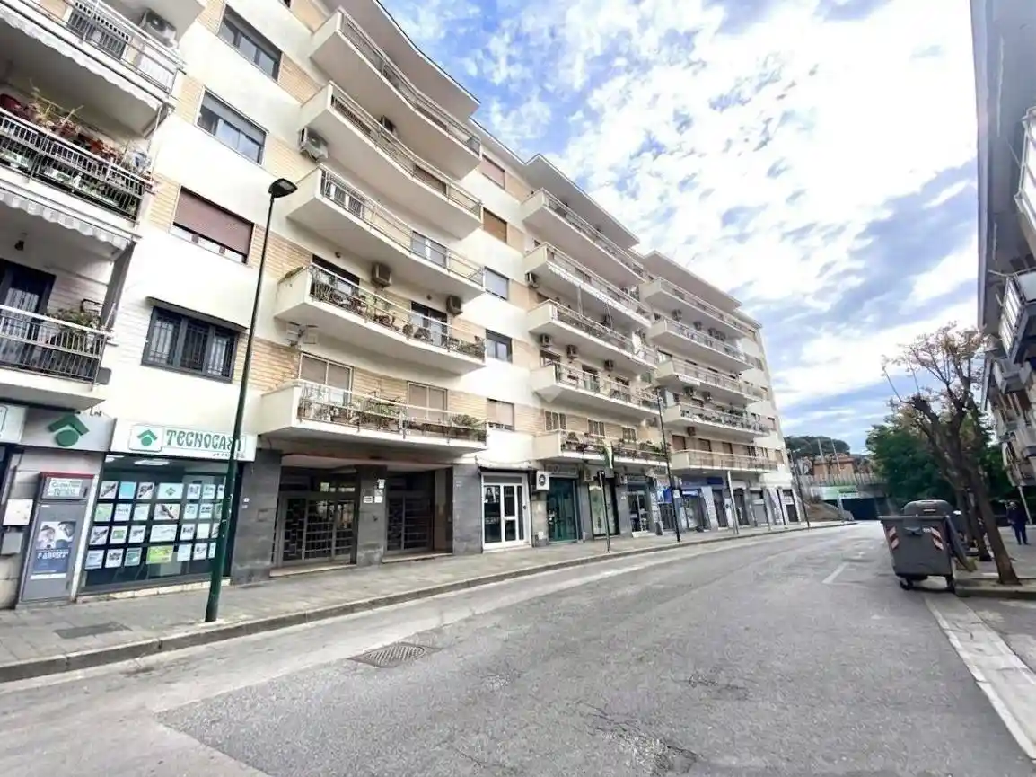 Appartamento in vendita a Napoli