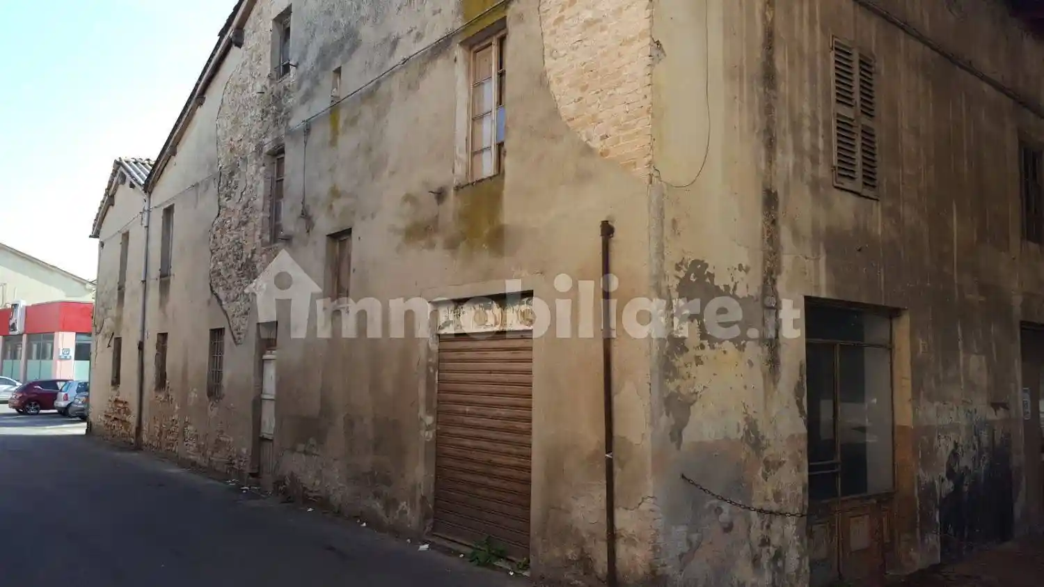 Palazzo - Edificio in vendita a San Giorgio Piacentino